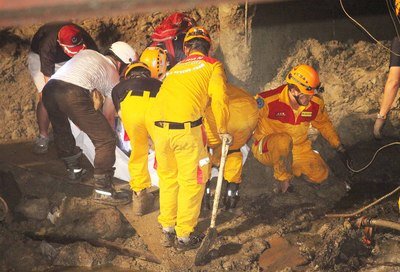 爆発事故 殉職消防士の遺体発見か ニュース Rti 台湾国際放送